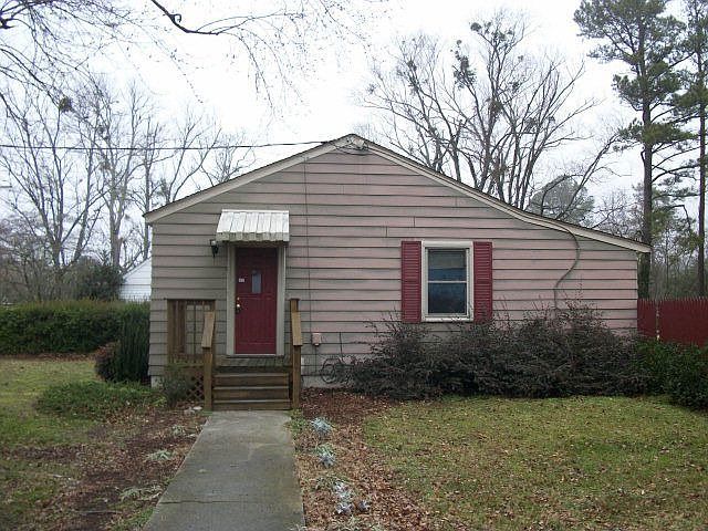 1st image of 22241 Linden St