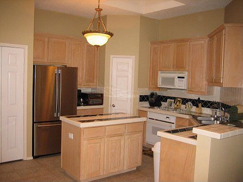 3rd image of 3264 Candlewood Trl