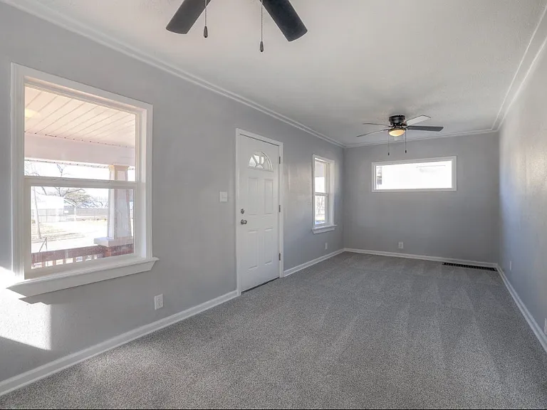3305 Cleveland Ave — Photo 3