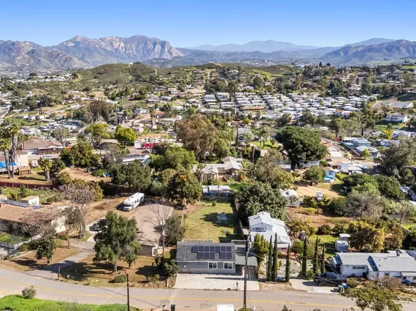 8553 Gardena Rd, Lakeside, CA 92040