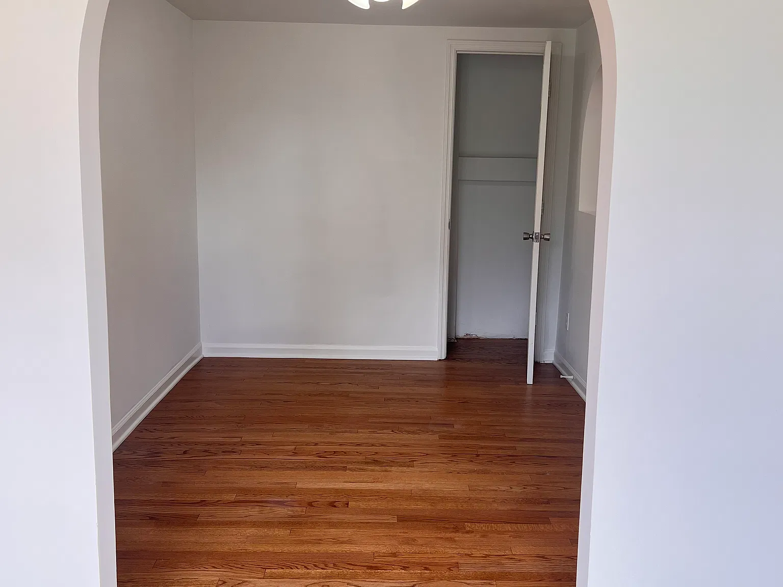 3 bed, 1429 sqft, $2,400 — Photo 2