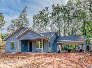 505 Hillside Dr, Walhalla, SC 29691