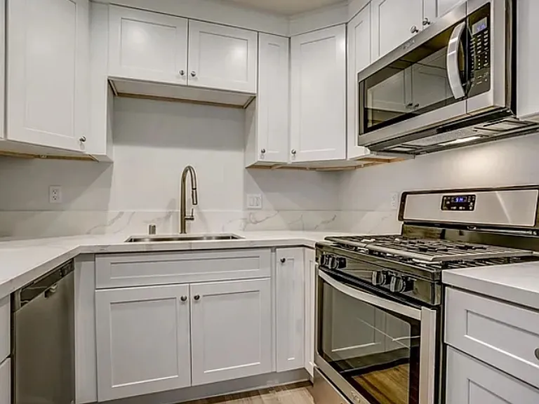 849 W. 11th Street — Photo 2