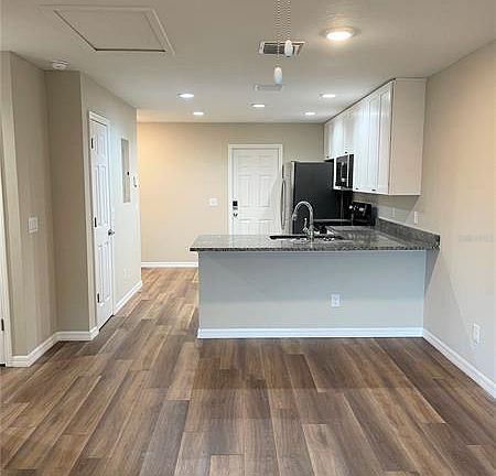 5th image of 101 Lake Hunter Dr #26