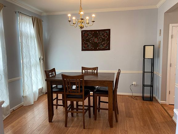 4th image of 21448 Humbolt Sq