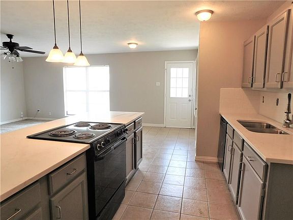 4th image of 5124 Griffin Dr