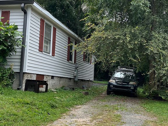 5th image of 309 W Sullivan St