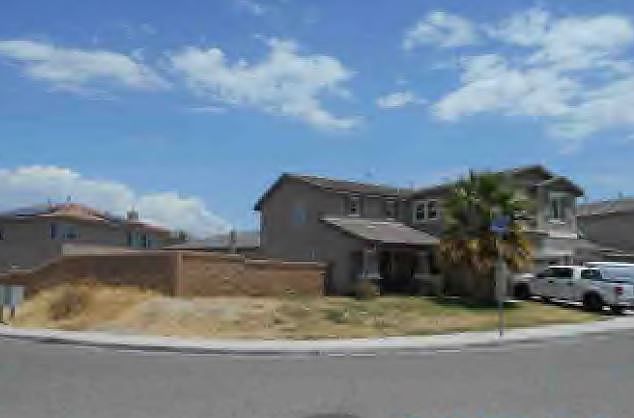 2nd image of 1467 Burns Ln