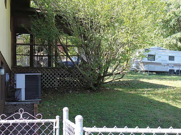 4th image of 8430 Sonesta Dr