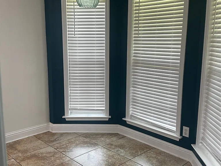 90 Stoneridge Dr — Photo 3