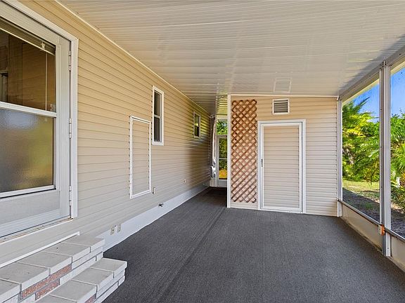 5th image of 320 Tropic Dr
