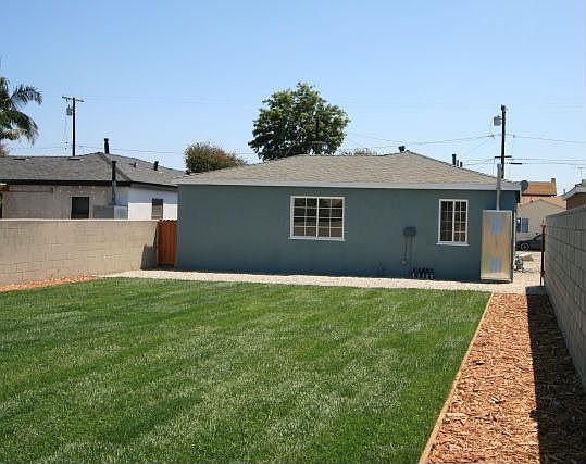 2nd image of 1031 W 225th St