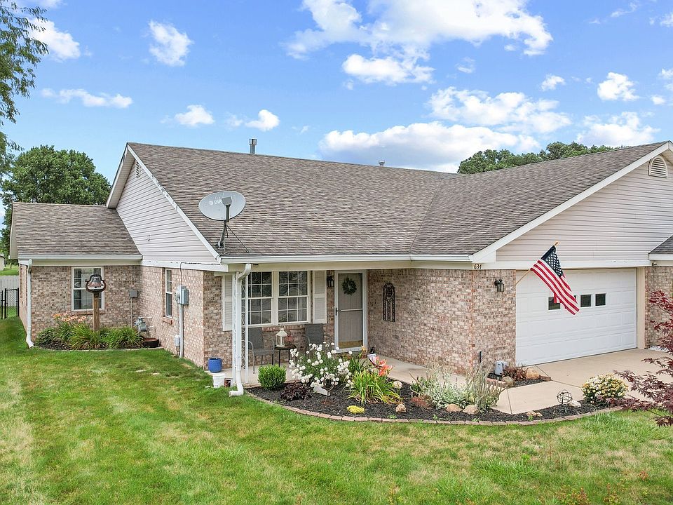 1st image of 634 Cresthaven Dr