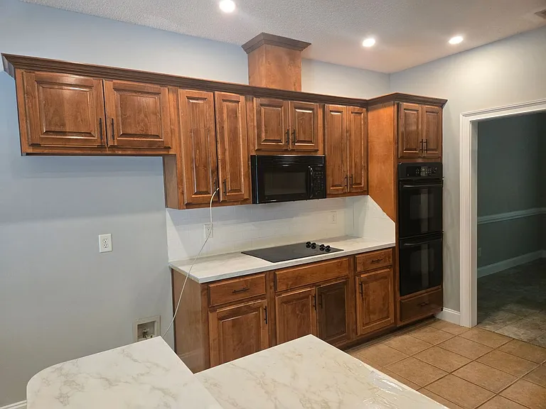 585 Cecily Dr — Photo 8