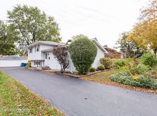 4133 Washington St, Downers Grove, IL 60515