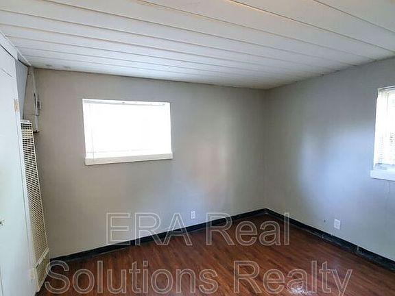 5th image of 1467 E Mound St APT 5