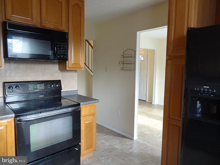 2074 Lake Grove Ln — Photo 19
