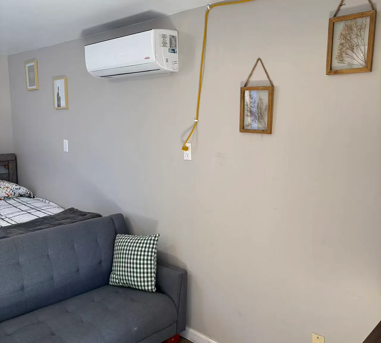 Studio, 200 sqft, $950 — Photo 3