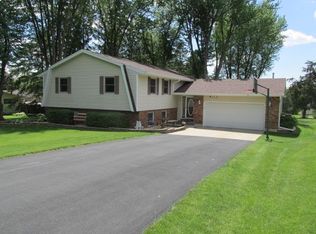 2580 Cooper Dr, Freeport, IL 61032
