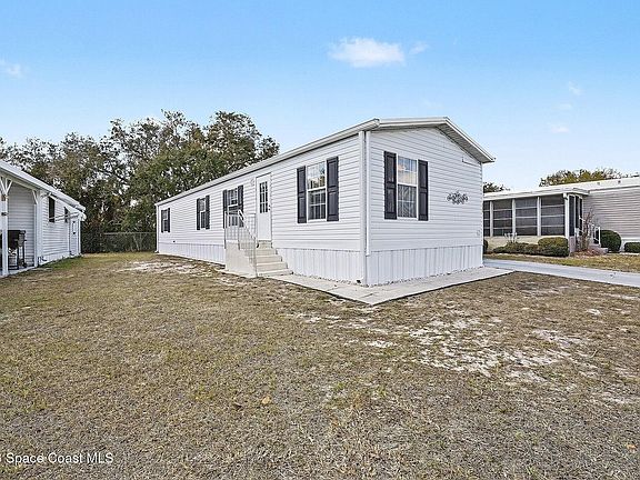 2nd image of 452 Holiday Park Blvd NE