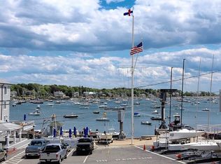 12 Lee St, Marblehead, MA 01945