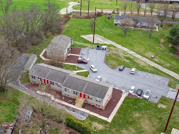 196 Stone House Ln APT A, Columbia, PA 17512