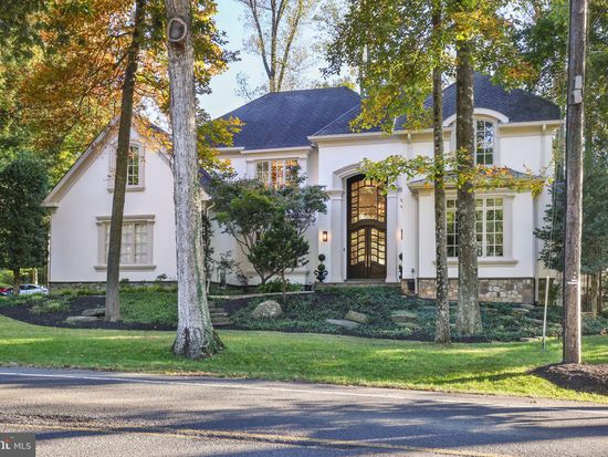 7016 Bradley Blvd, Bethesda, MD 20817