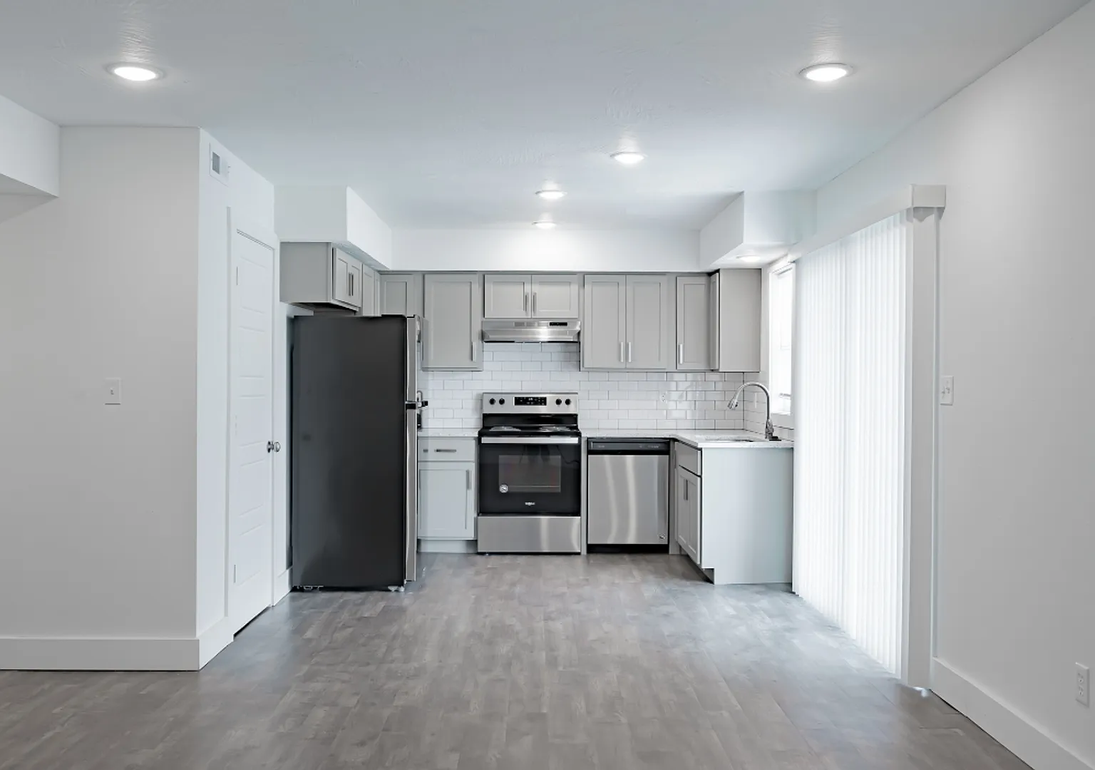 Montclair Point Condominiums — Photo 1