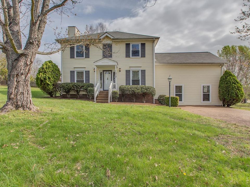 1st image of 315 Riverbend Dr