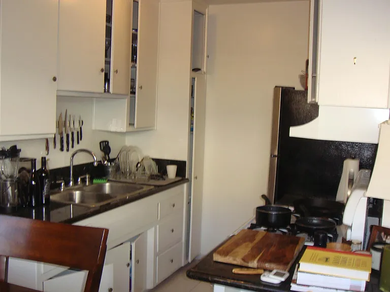 1444 Barry Ave #2 — Photo 3