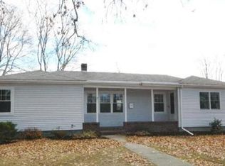 14 Paskamansett St, Dartmouth, MA 02747