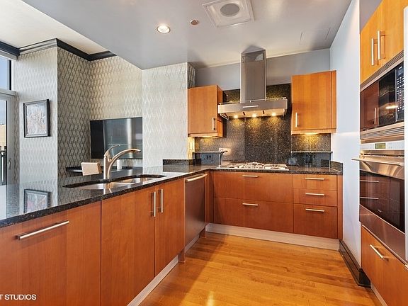 4th image of 401 N Wabash Ave #29E