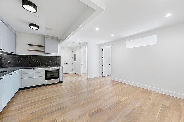 1st image of 250 Gold St #820