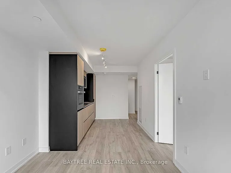 2 Augusta Ave #908 — Photo 7