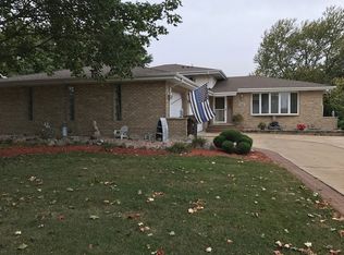 709 Bon Terre Rd, New Lenox, IL 60451