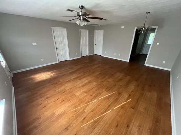 615 S Burwell Ave, Adel, GA 31620