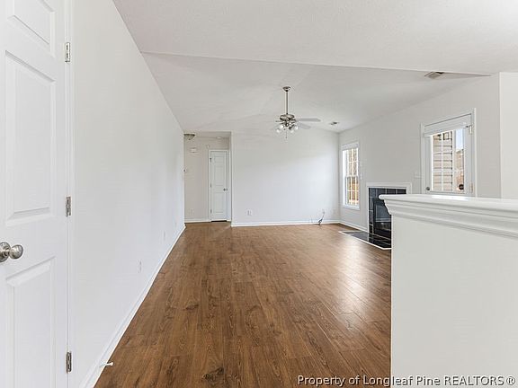 5th image of 2048 Tingen Rd