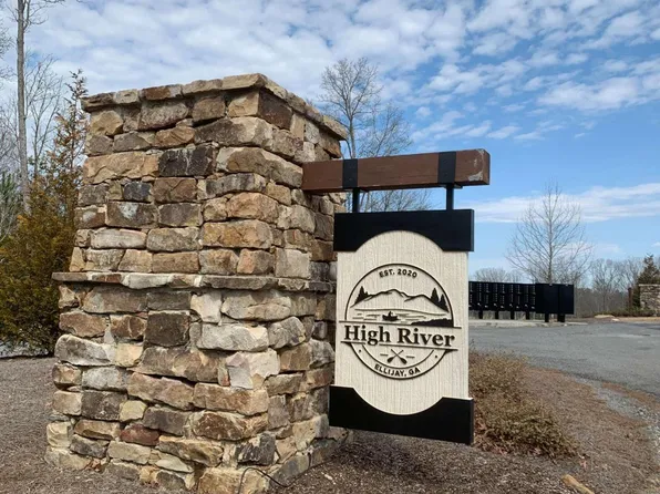 69 Hawk Ln, Ellijay, GA 30540
