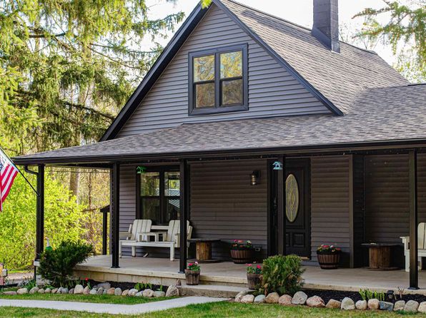 3569 Cribbins Rd, Avoca, MI 48006