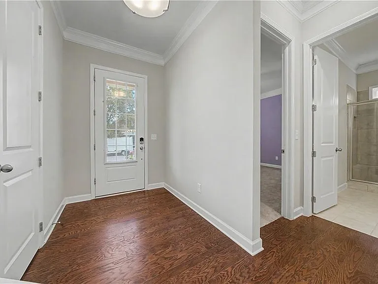 165 Mansfield Dr — Photo 3