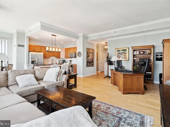 901 N Penn St Unit R1903, Philadelphia, PA 19123