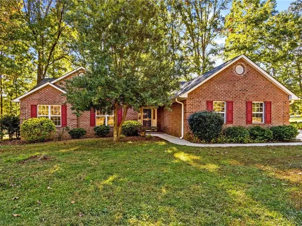 708 Wildwood Dr, Salisbury, NC 28146