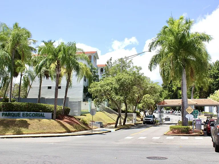 Cond The Residences 10 Apt 10 Calle Boulevard de l — Photo 11