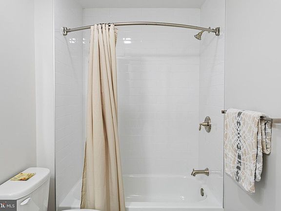 4th image of 19520 Village Walk Dr #19520