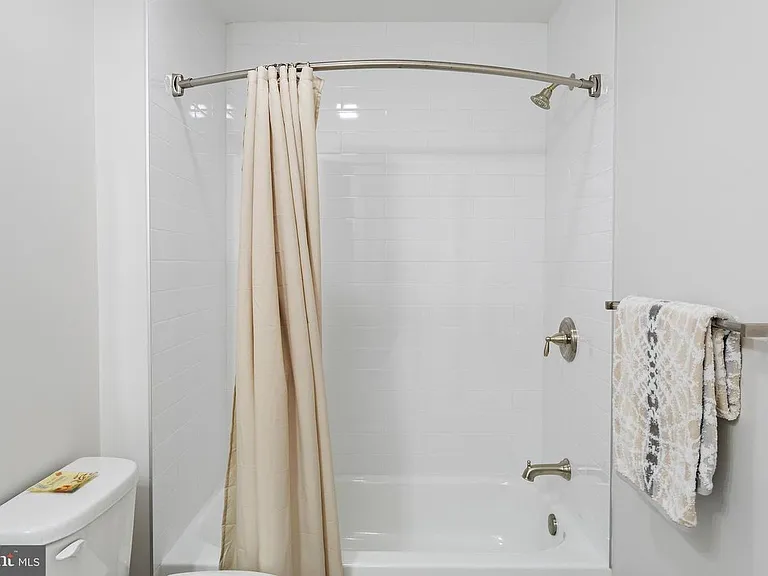 19520 Village Walk Dr #19520 — Photo 4
