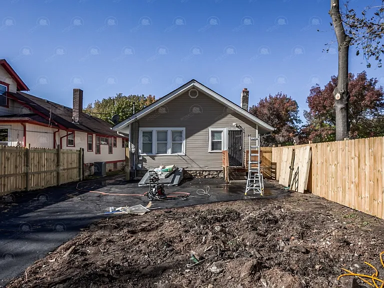 6627 Brooklyn Ave — Photo 27
