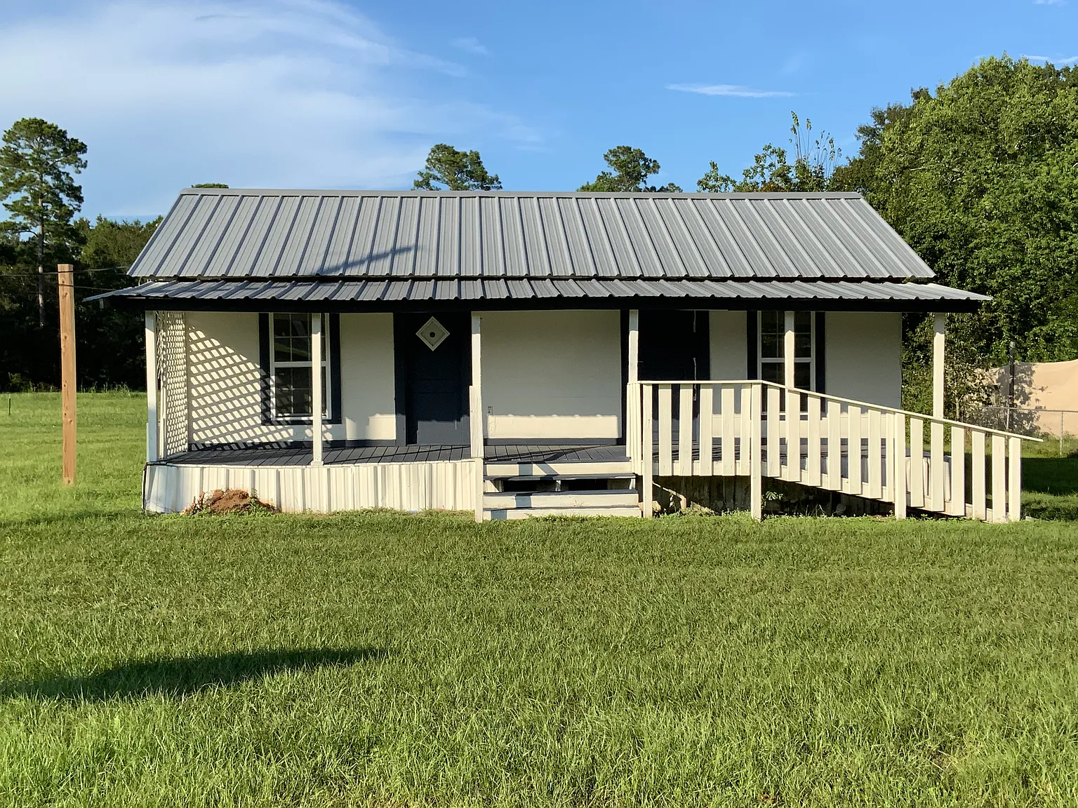 4 bed, 1320 sqft, $1,600 — Photo 1