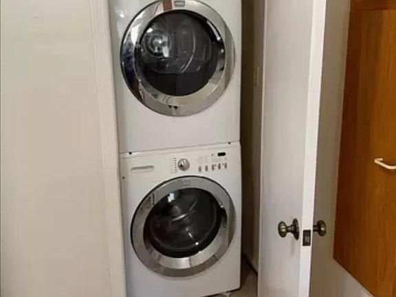 4th image of 7426 Fay Ave #1/2