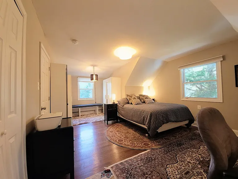 Singleton Dr — Photo 11