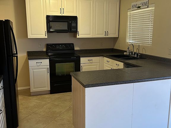 3rd image of 329 N 87th Pl